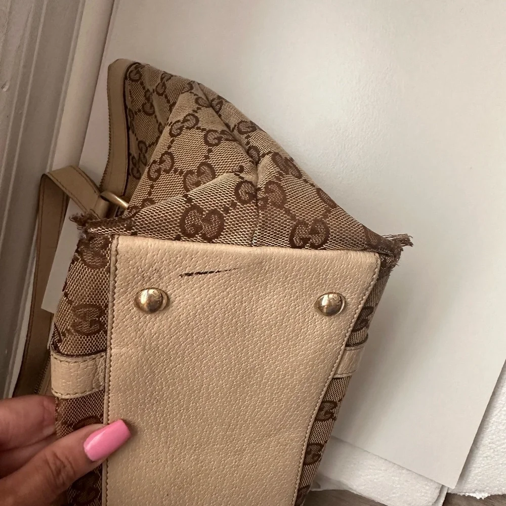 Authentic Gucci GG Canvas Tote Bag – Classic Monogram – Tan Leather Trim - Picture 13 of 15